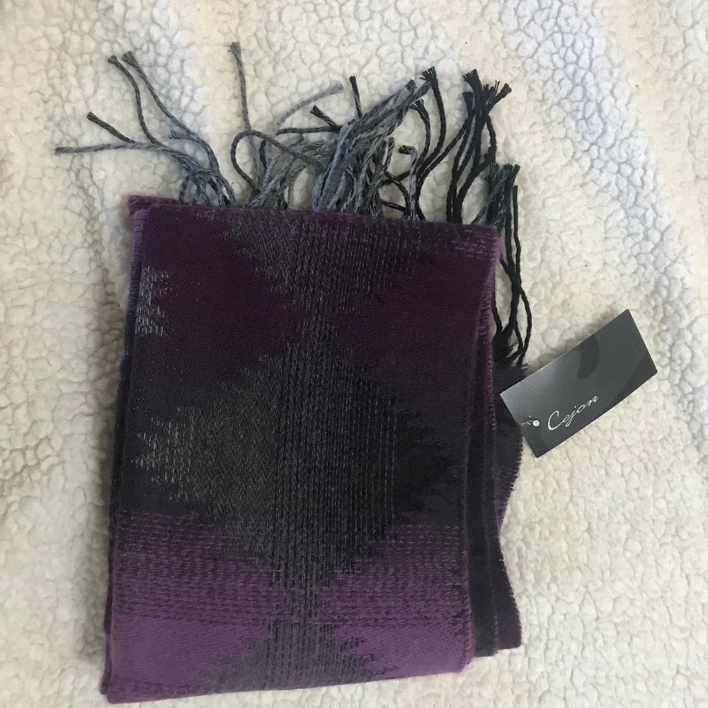 The perfect scarf for the fall and winter